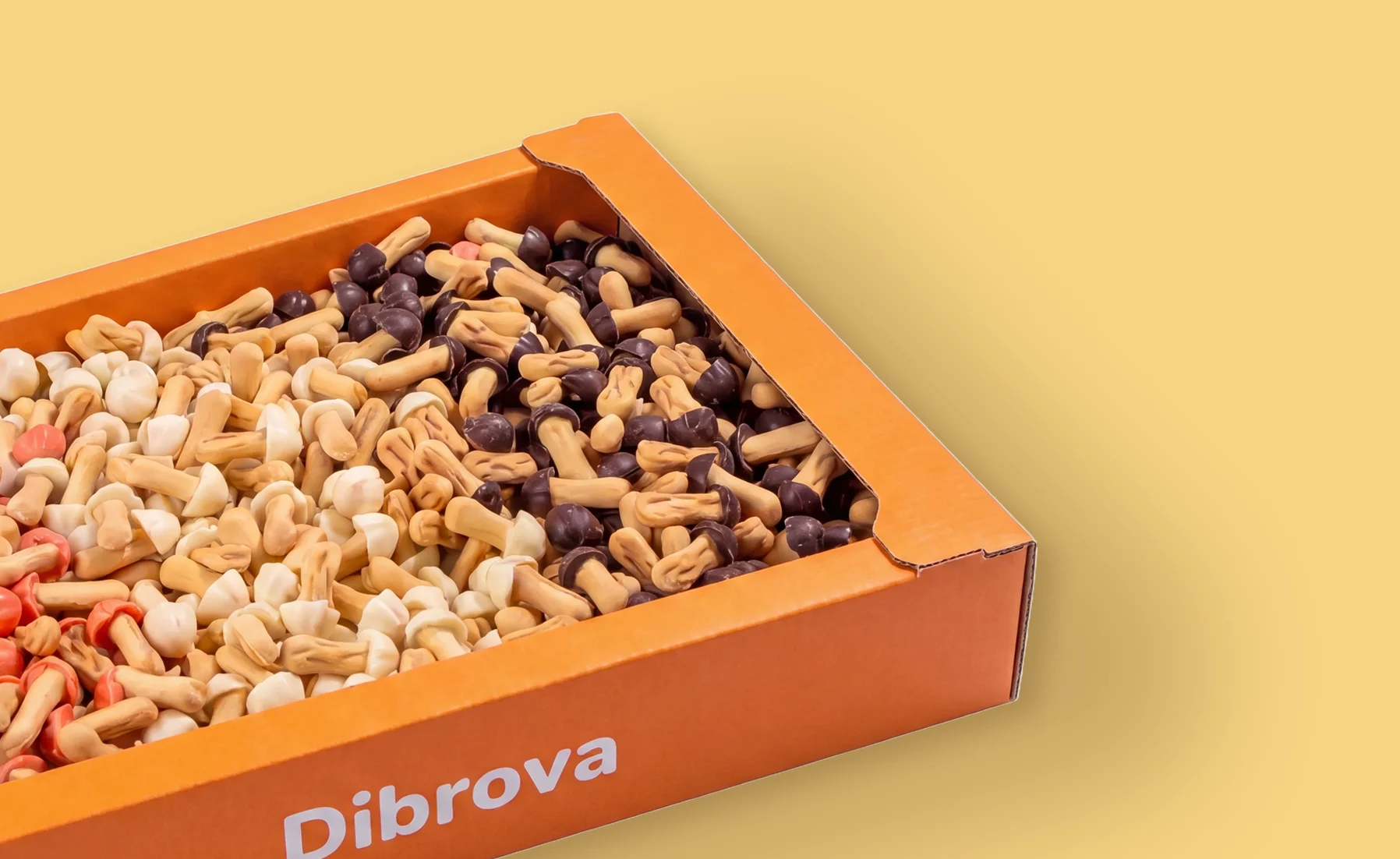 Великий формат — відкрита помаранчева коробка з асорті печива Dibrova